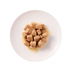 Yarrah - Bröckchen In Soße Huhn & Rind Mit Brennnessel & Tomate Bio -Haustierprodukte yarrah natvoer kat blik chunks met kip rund bio 188461 0500 none